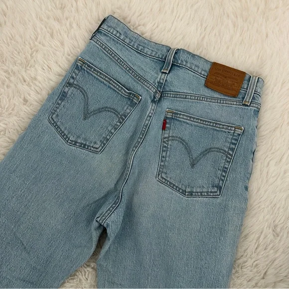 Levi's Ribcage Straight Leg Jeans - Picture 4 of 7